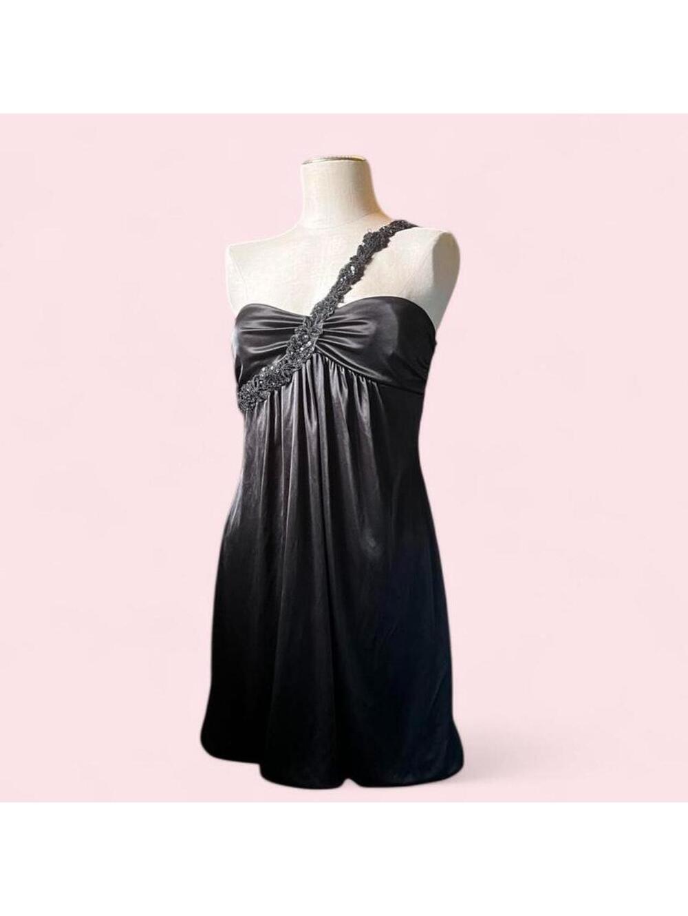 🖤🪩 Y2K black sequin one-strap mini dress w/ padded bust 🪩🖤